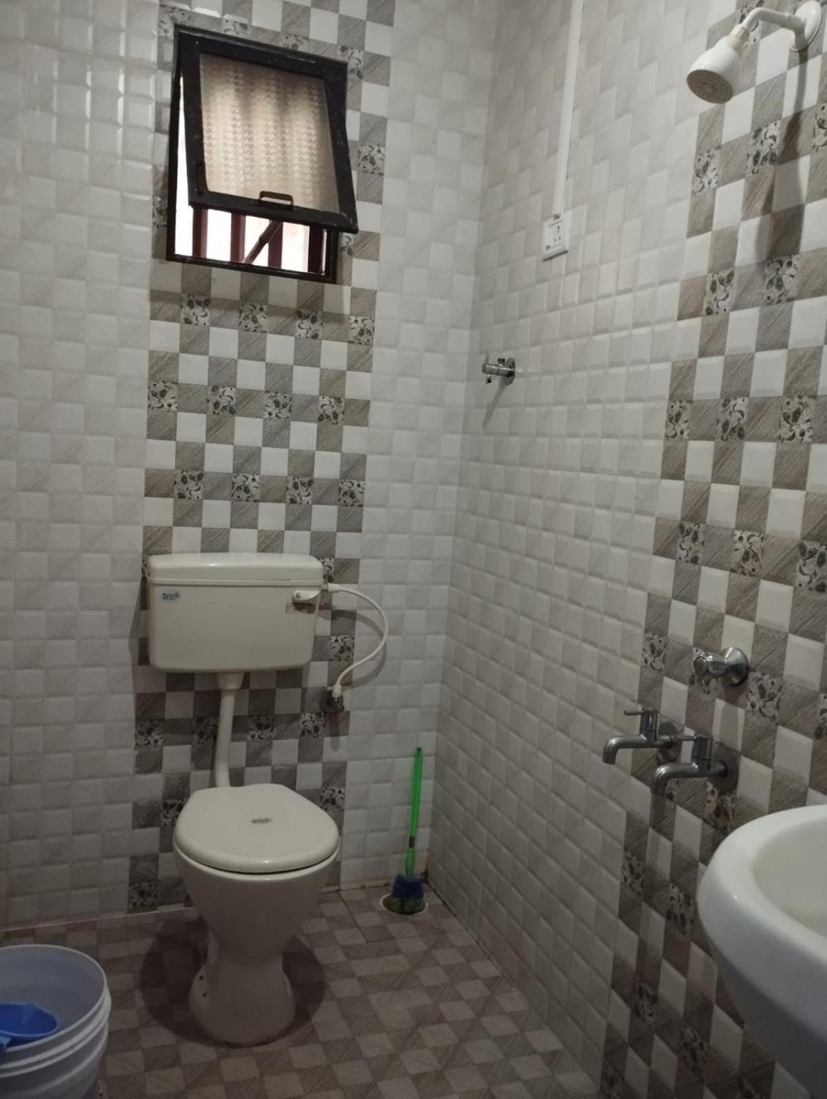 Om Ganesh Naik Guest House Arambol Bilik gambar