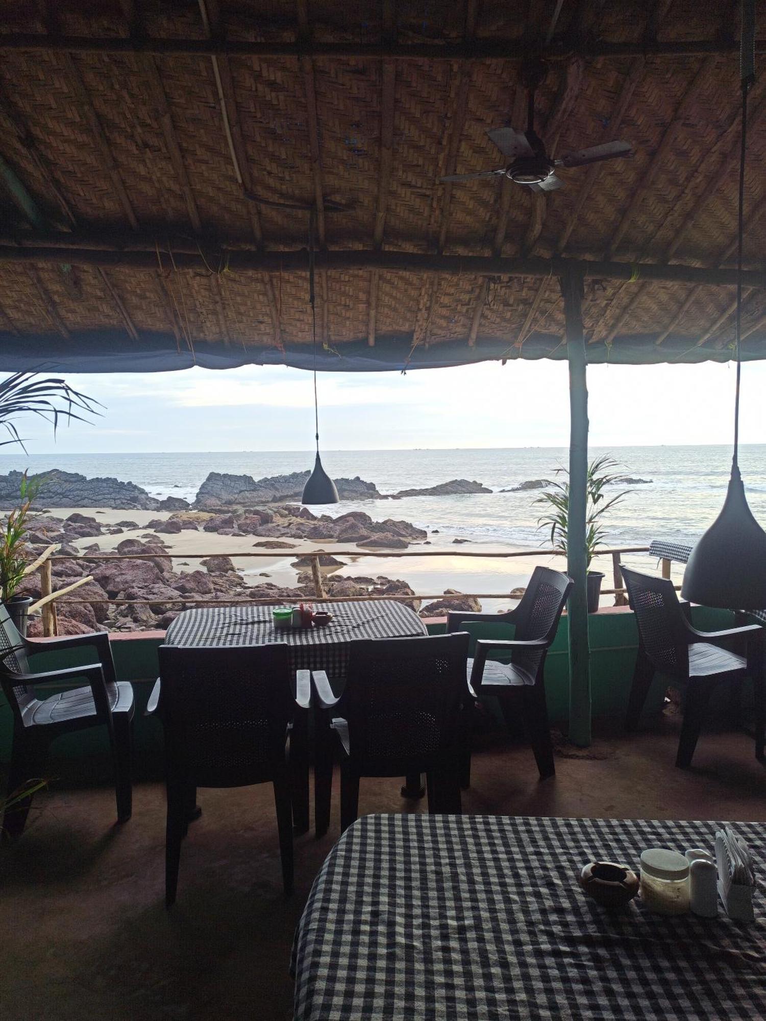 Om Ganesh Naik Guest House Arambol Luaran gambar