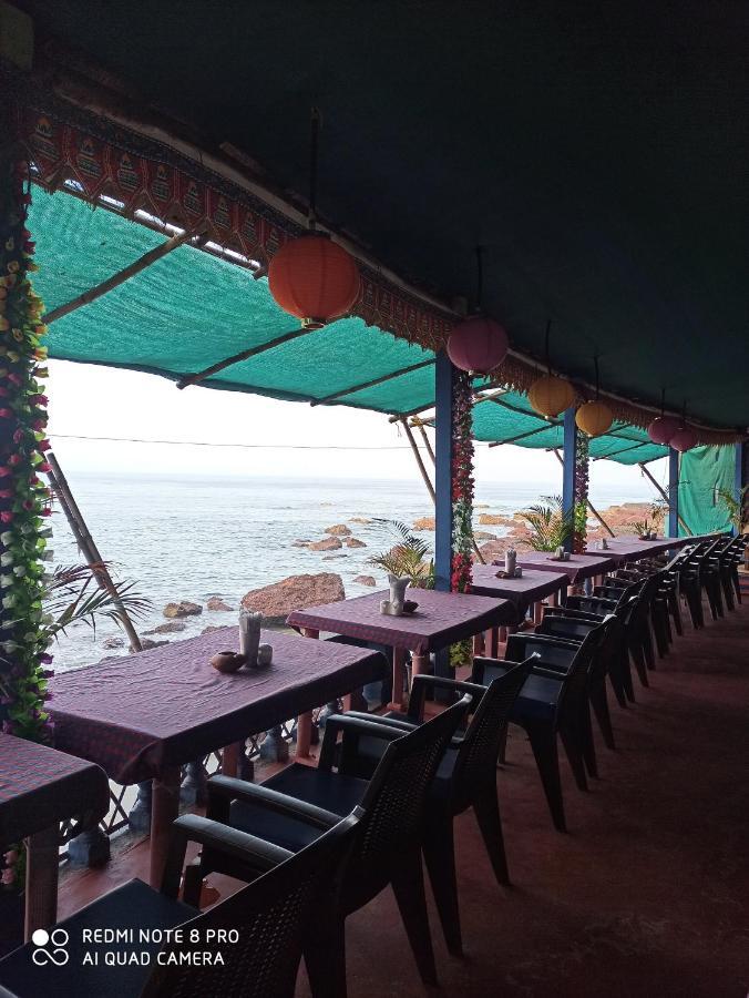 Om Ganesh Naik Guest House Arambol Luaran gambar